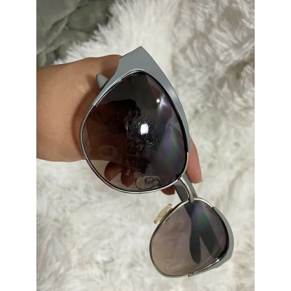 tahari cth0825-r th620 slvm grey frame sunglasses
